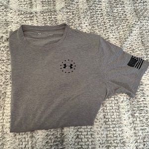 Under Armour Mens T shirt
